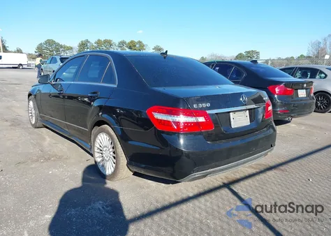 2010 Mercedes-Benz E 350 4Matic z USA, uszkodzony, nr VIN WDDHF8HB5AA224629